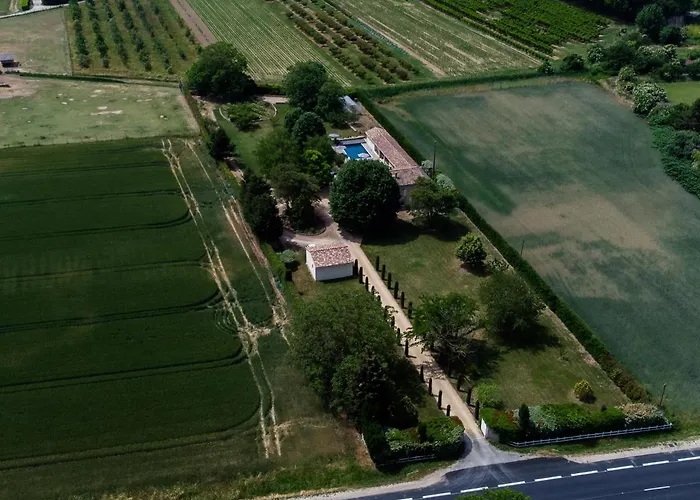 Couette-café Mas De Chaufondes 3*