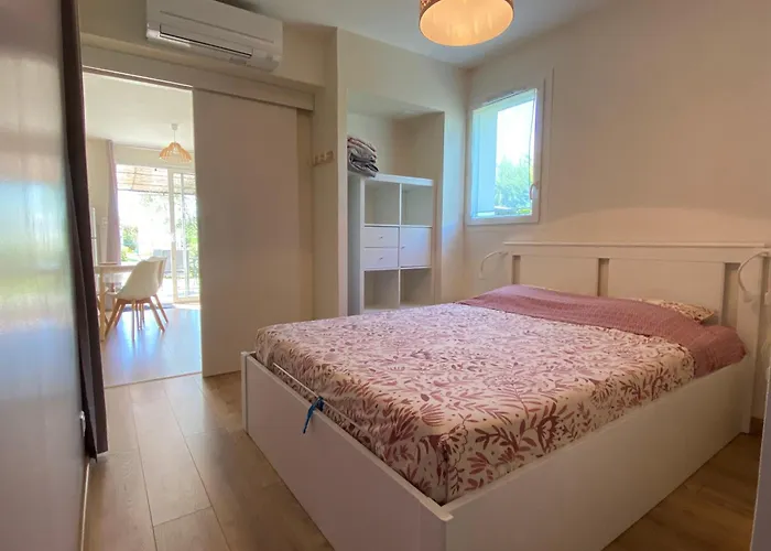 Mas De Chaufondes Bed & Breakfast Crest